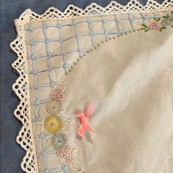 Vintage baby pillow and blanket set - Picture 4 of 9